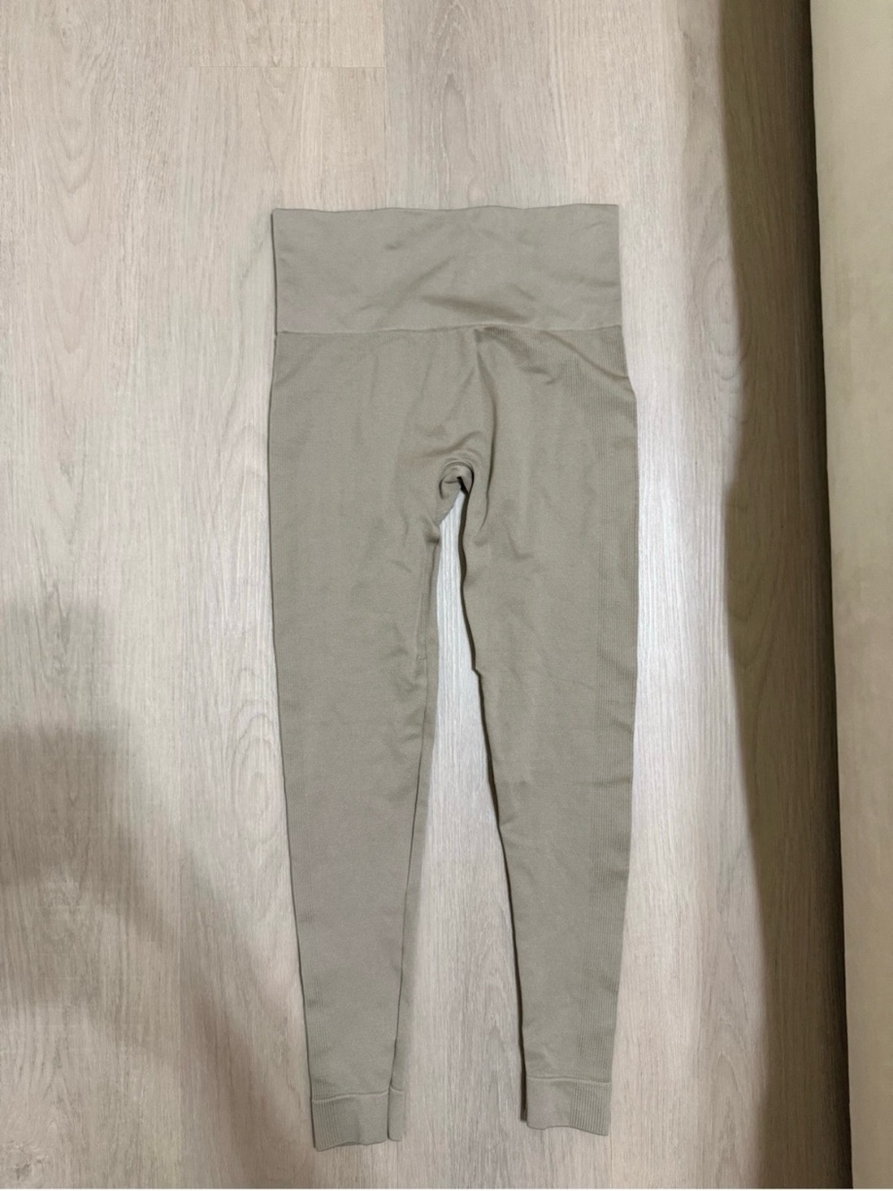 SET Active Scluptflex Seamless Leggings Tan Nude cream Size Small gym workout